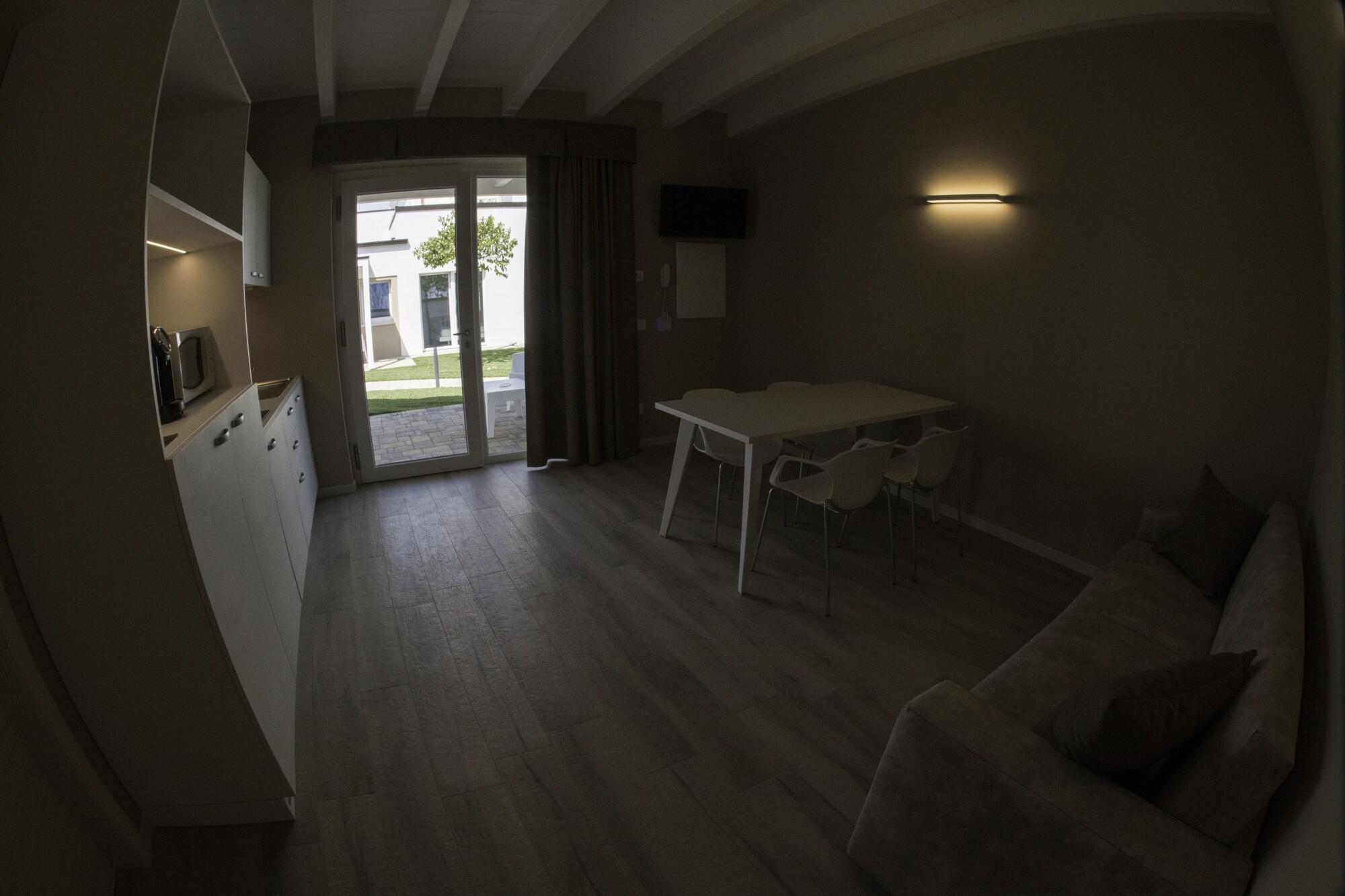 Aurora Aparthotel Peschiera del Garda Extérieur photo