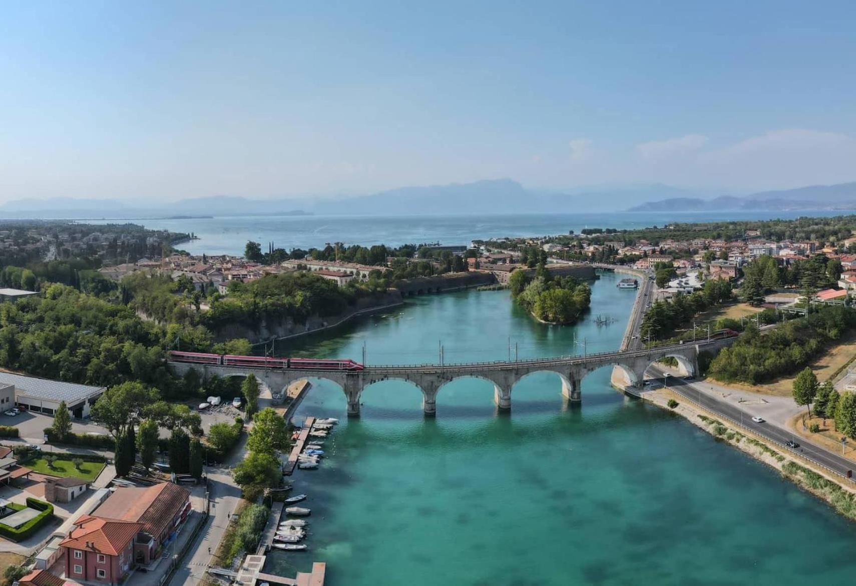 Aurora Aparthotel Peschiera del Garda Extérieur photo