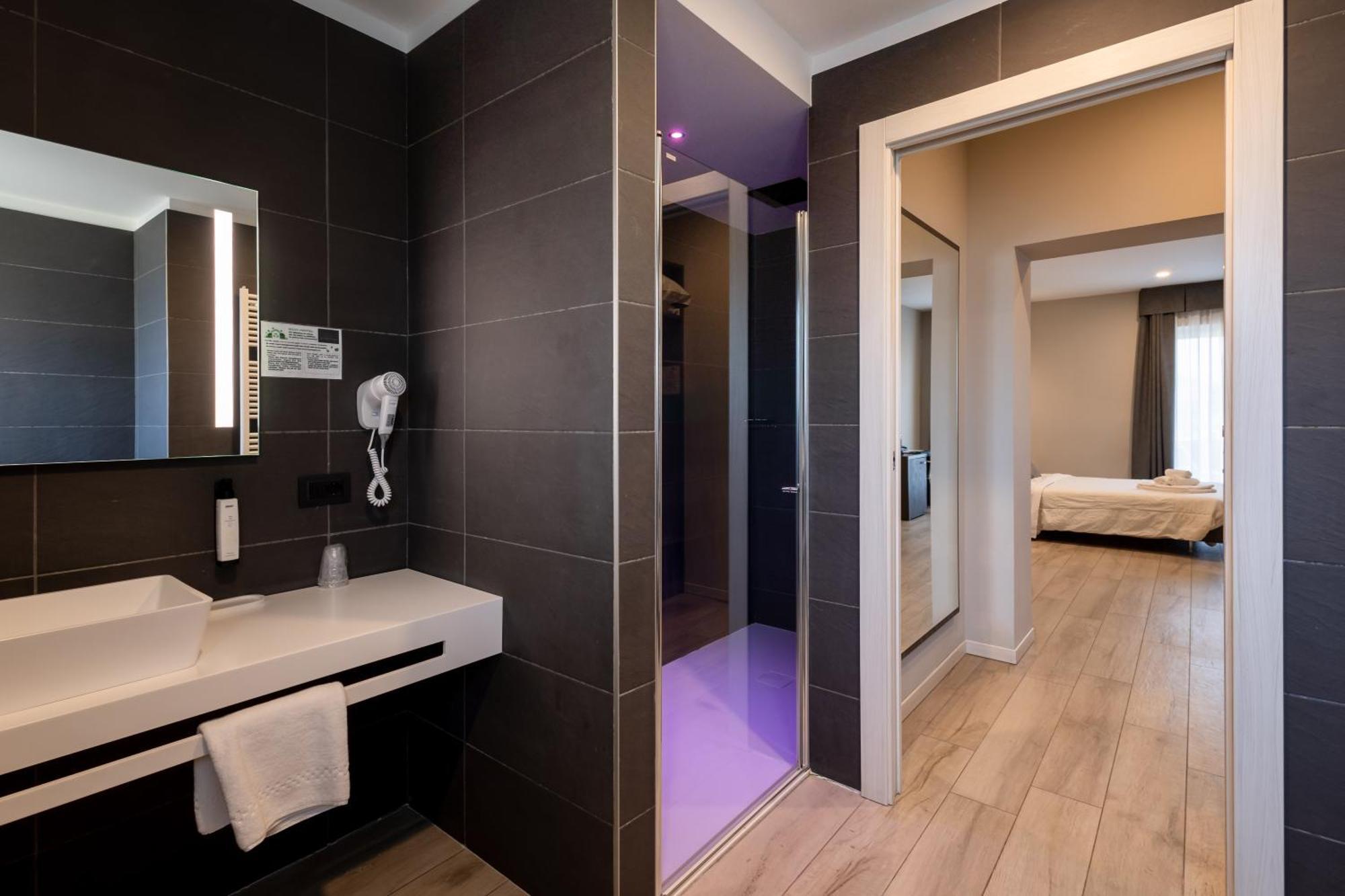 Aurora Aparthotel Peschiera del Garda Extérieur photo