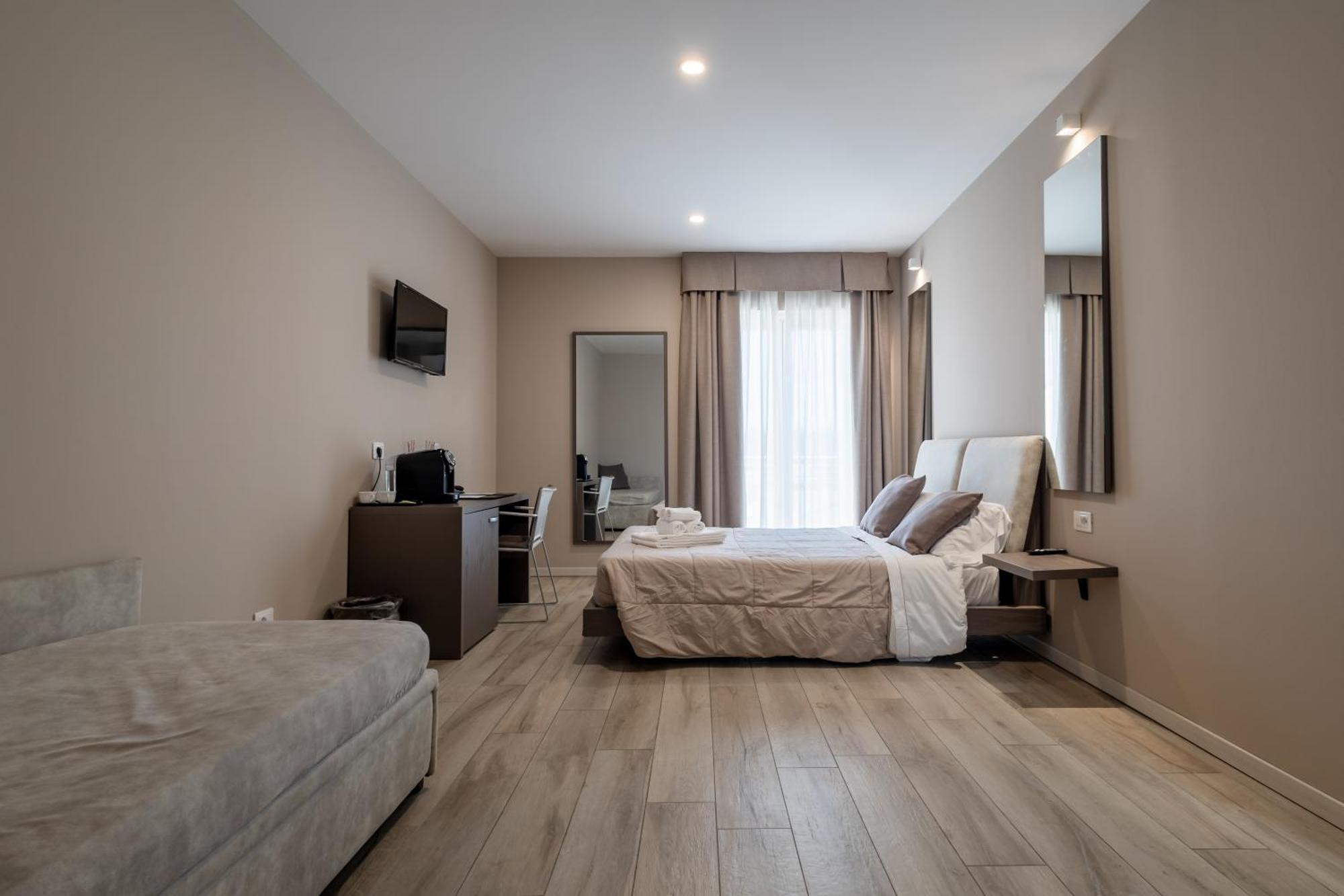 Aurora Aparthotel Peschiera del Garda Extérieur photo