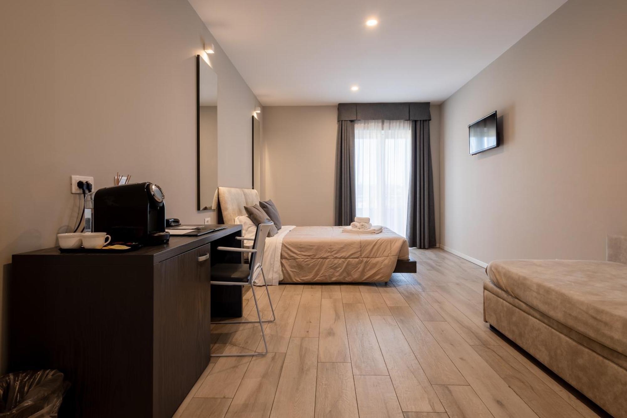 Aurora Aparthotel Peschiera del Garda Extérieur photo