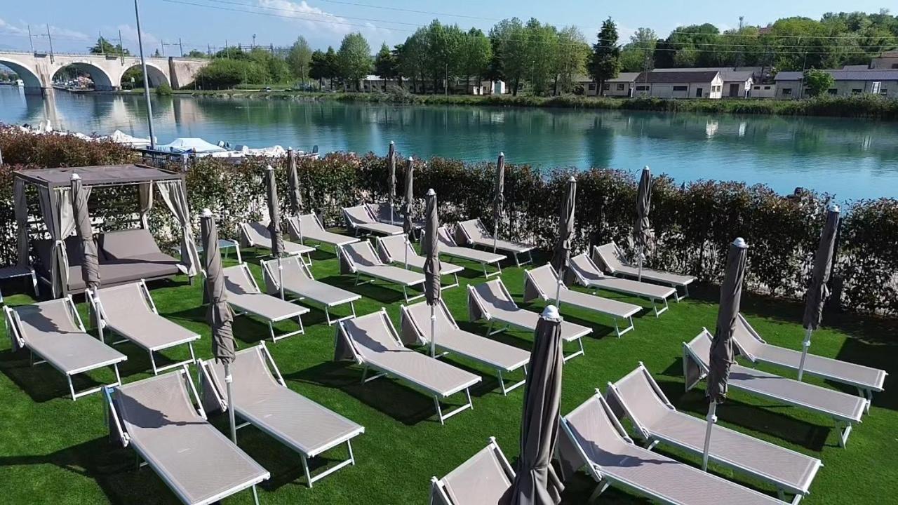 Aurora Aparthotel Peschiera del Garda Extérieur photo