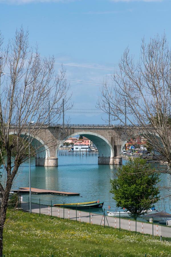 Aurora Aparthotel Peschiera del Garda Extérieur photo